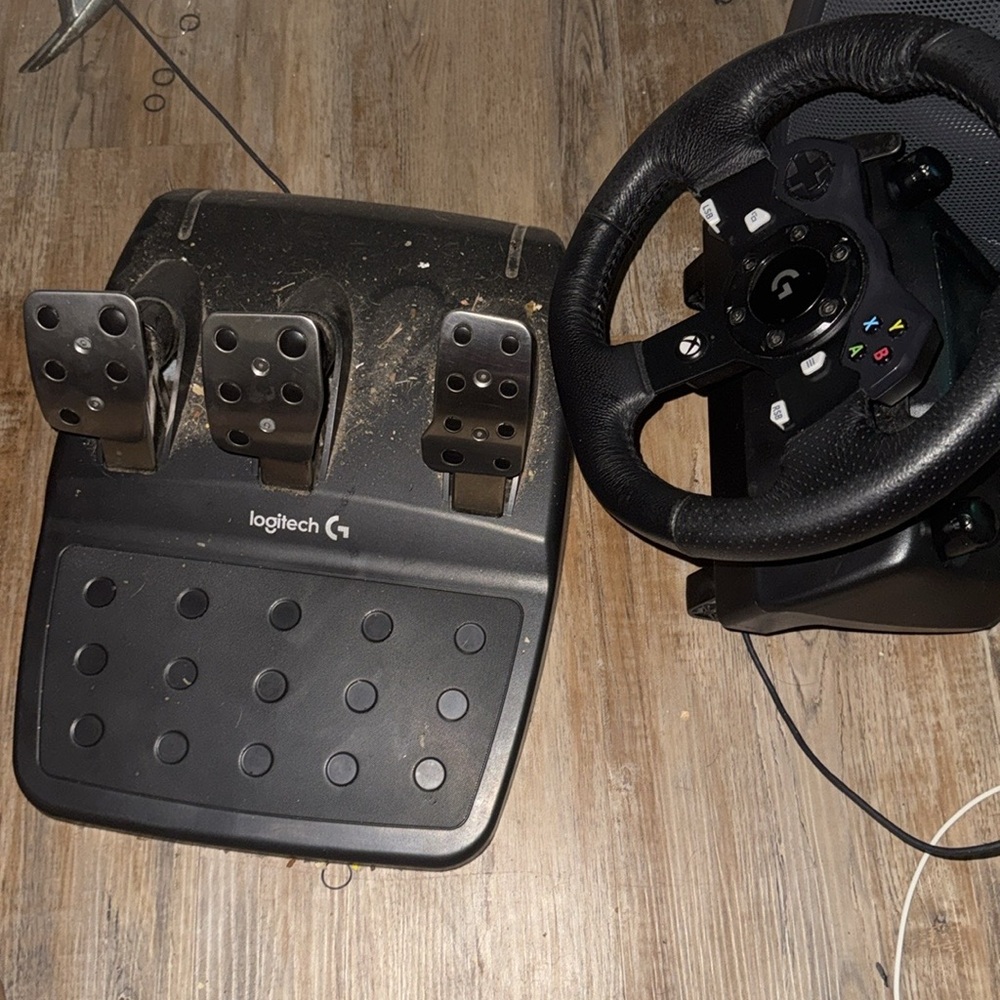 Logitech Black Racing Wheel Controller for Xbox - Picture 5 of 11